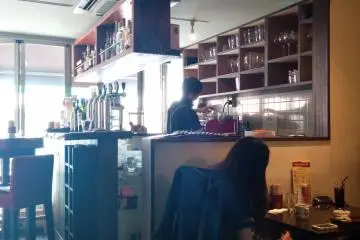 <p>Looking towards the bar area from our table.&nbsp;</p>