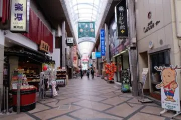 <p>ถนนคนเดินที่ปั่นจักรยานเข้าไปได้</p>