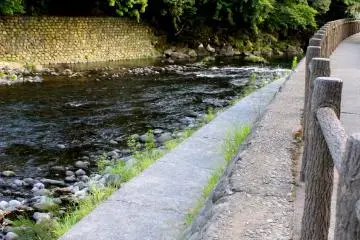 <p>The suspension bridge looks exciting and inviting! Several people enjoy taking photos around this area</p>