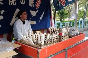 <p>บรรยากาศของร้านรวงตอนกลางวัน</p>