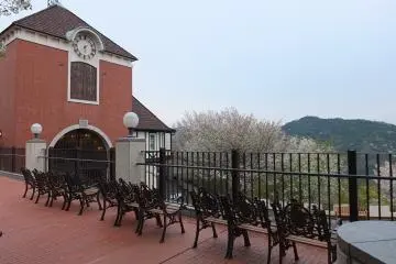 <p>ที่นั่งชมวิวซากุระ</p>