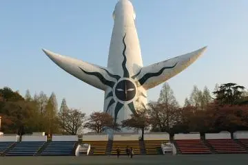 <p>ด้านหลัง Tower of the Sun</p>