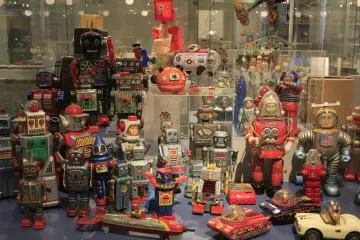 <p>ชั้น Tin Toys</p>