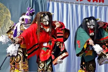 Miyajima Oyster Festival (Photo: <a href="https://www.flickr.com/photos/gethiroshima/6913443493" target="_blank" rel="noreferrer noopener nofollow">GetHiroshima.com</a> / <a href="https://creativecommons.org/licenses/by-nc/2.0/" target="_blank" rel="noreferrer noopener nofollow">CC BY-NC 2.0</a>)