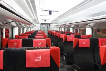 <p>บนรถไฟ N'EX</p>