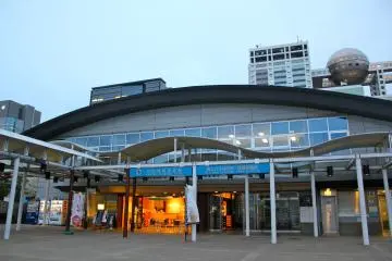 <p>Be sure to stop by the Odaiba Marine Park souvenir shop and Information center. You can check in here for the water taxi.&nbsp;</p>