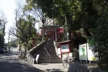 Steps to Kinkō Inari Shrine (4) (Photo: <a href="http://www.gethiroshima.com" target="_blank" rel="noreferrer noopener nofollow">GetHiroshima</a>)