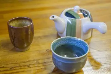 <p>Help yourself to the free tea</p>