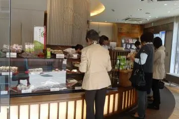 <p>ร้านขายขนมญี่ปุ่น</p>