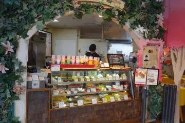 <p>ร้าน HONG KONG SWEETS</p>