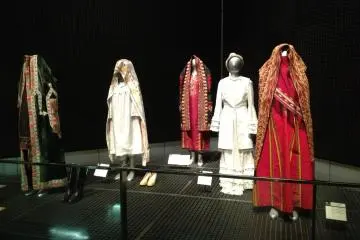 <p>Costumes from Central Asia</p>