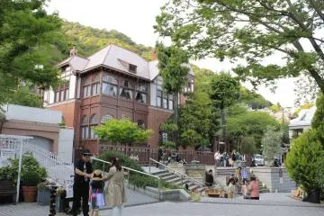 Gallery image