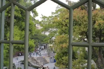 <p>หน้าต่างที่ออกแบบได้อย่างสวยงามเรียบง่าย</p>