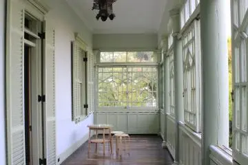 <p>ชานบ้านบนชั้นสอง</p>