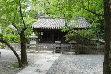 <p>อาคารภายในวัด</p>