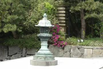 <p>โคมไฟ</p>