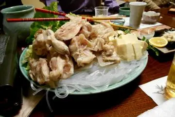 Tecchiri (cut blowfish meat). They are meant to be boiled in a pot