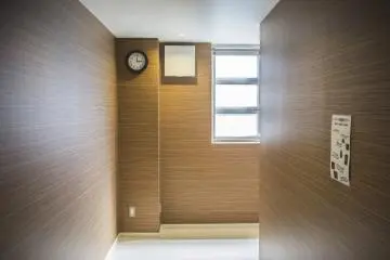 <p>Walkway of the shower area.</p>