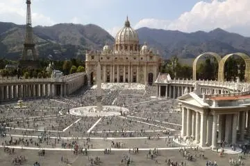 <p>St. Peter's, Vatican, Rome</p>