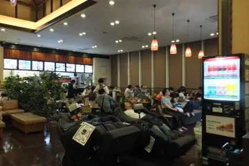 <p>บริเวณโซนพักผ่อน</p>