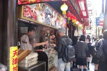 <p>ร้านซาละเปาร้านนี้เด็กวัยรุ่นชอบ</p>