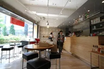 <p>The cozy interior</p>