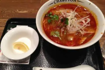 <p>ราเมงต้มยำร้อนๆของผมมาแล้ว กินจนหมดไม่เหลือข่าตะไคร้กันทีเดียวครับ ฮ่าๆ</p>