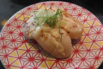 <p>หอยเชลล์ยักษ์แบบเต็มๆคำ (อร่อยมากๆๆ)</p>