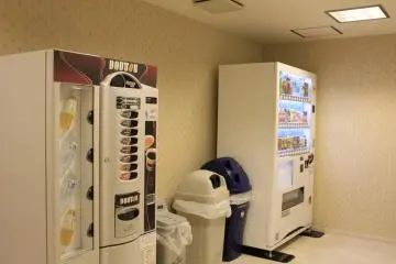 <p>มีตู้กดน้ำในบ้านด้วย</p>