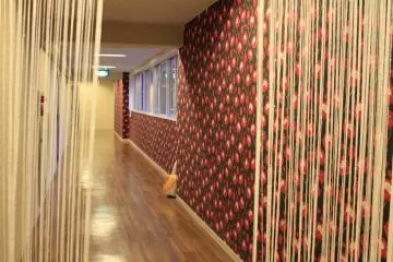 <p>ม่านกั้น</p>