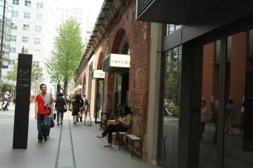 <p>Great place to rest your feet!</p>