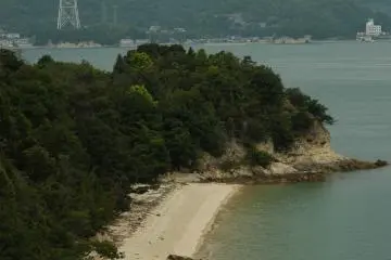 island view (Photo: <a href="http://www.flickr.com/photos/gethiroshima/" target="_blank" rel="noreferrer noopener nofollow">gethiroshima.com</a>)