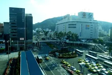 Pemandangan area Stasiun Tokushima dilihat dari gedung Stasiun Tokushima