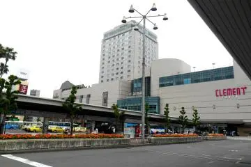 Stasiun JR Tokushima terlihat dari salah satu halte bus
