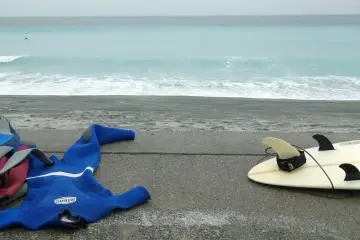 You can rent surfboards and wetsuits on the island. (Photo: Harriet Williams)