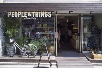 People and Things, a Melbourne-style brunch cafe with a curated selection of women's clothing.