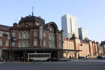 <p>Tokyo Station, จุดเริ่มต้นของชินคันเซนหลายสายจากโตเกียวไปยังจังหวัดอื่นๆ</p>