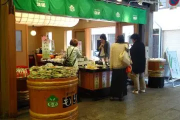 <p>ร้านนี้หรูหน่อย ทุกอย่างแพ็คมาเรียบร้อย</p>