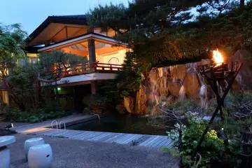 <p>บรรยากาศของห้องรับประทานอาหาร</p>