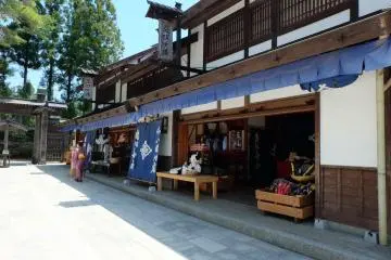 <p>ร้านขายของที่ระลึก</p>