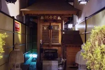 <p>A second place for praying is located further down the street.&nbsp;</p>