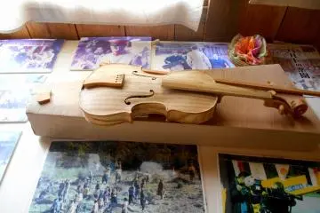 <p>Replica of a hand-made violin made by one of the POWs</p>