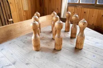 <p>Replica of hand-made pins. I don't know why there are only 9 pins here</p>
