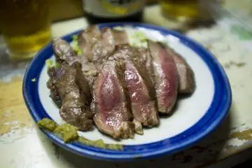 황소 혀 구이 스테이크. 정말 맛있었다!