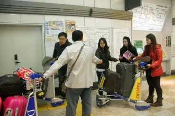 <p>รถเข็นกระเป๋าเดินทาง แสนสะดวก สนามินนานาชาตินาริตะ</p>