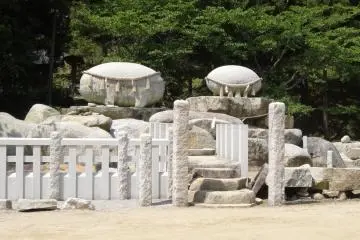 <p>ภายในบริเวณศาลเจ้า</p>