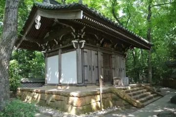 <p>Kaizando is just behind the main temple. Here, they pray for business success</p>