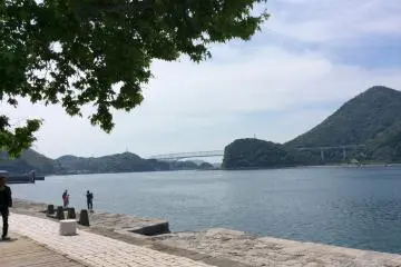 Misum West Wharf - The coal vessels were calling here back in the Meiji period. Now people are enjoying fishing.