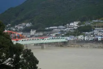 <p>View of neighboring Kiho-cho&nbsp;in Mie-ken from the top of the castle ruins. &nbsp;The castle ruins offers a 360 degree view of Shingu.</p>