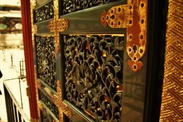The inner doors of the Yashamon gate.